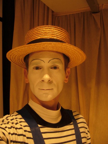 « Mime Suiveur » à Grenoble (38)