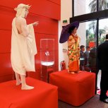 Statue vivante - Living statue - 生きた彫刻