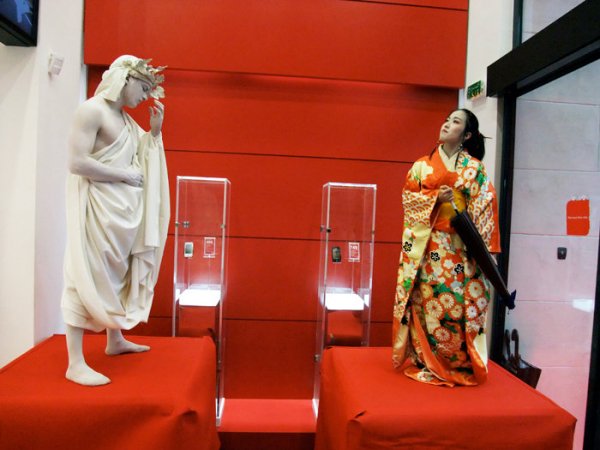 Statue vivante - Living statue - 生きた彫刻