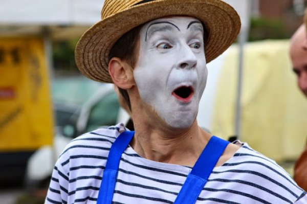 « Mime Suiveur » | Boué (02)