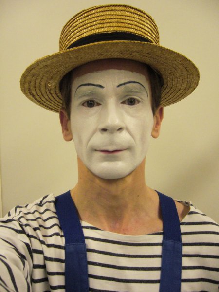 « Mime Suiveur » | Paris (75016)