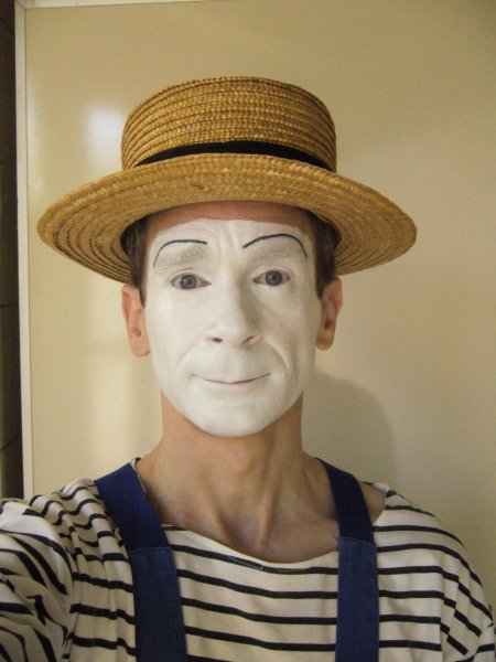 « Mime Suiveur » | SORGUES (84)