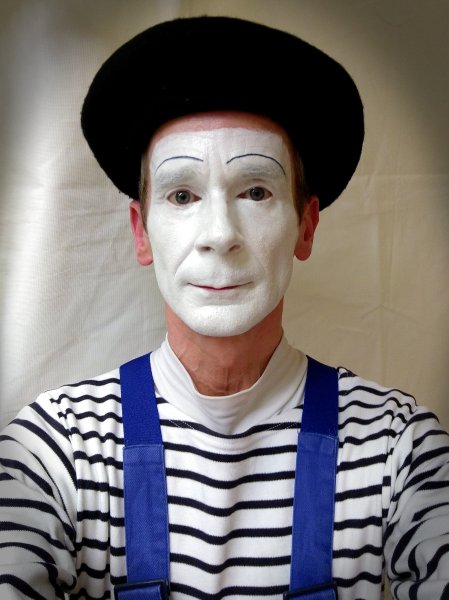 « Mime Suiveur » | LÉGUEVIN (31)