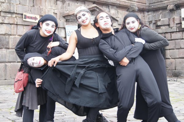 Trompos y Garabatos Ecuador